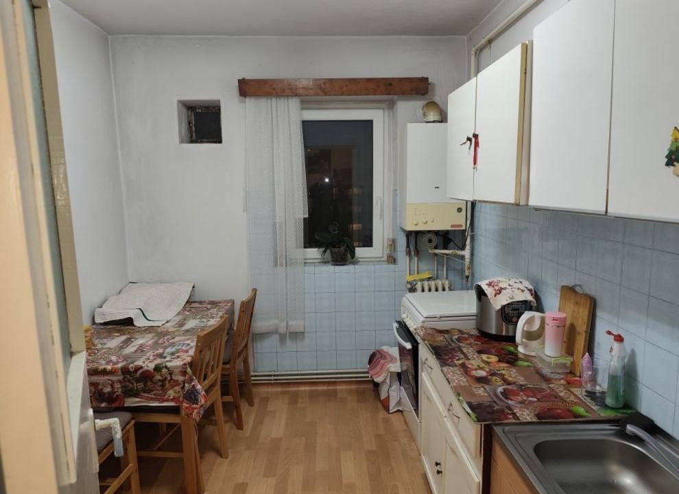 Apartament cu 2 camere decomandate | zona Primaverii | Podul Calvaria |