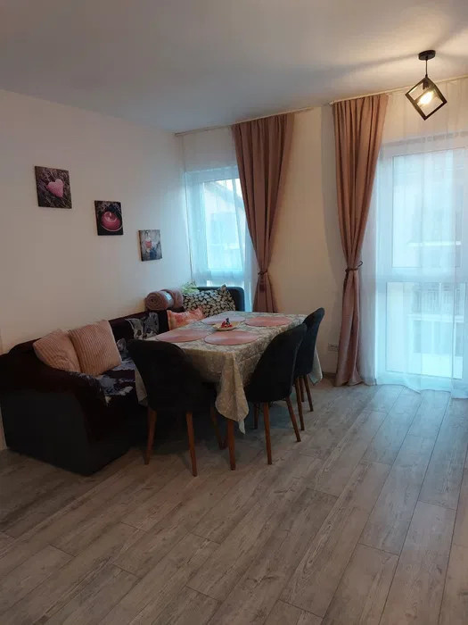 Apartament de 2 camere decomandate, 40 mp, parcare, zona Porii