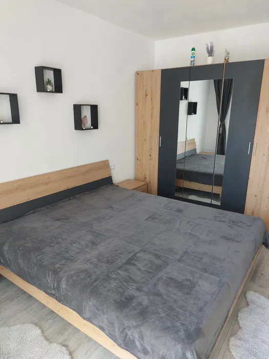 Apartament de 2 camere decomandate, 40 mp, parcare, zona Porii