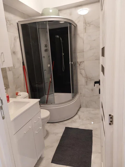 Apartament de 2 camere decomandate, 40 mp, parcare, zona Porii