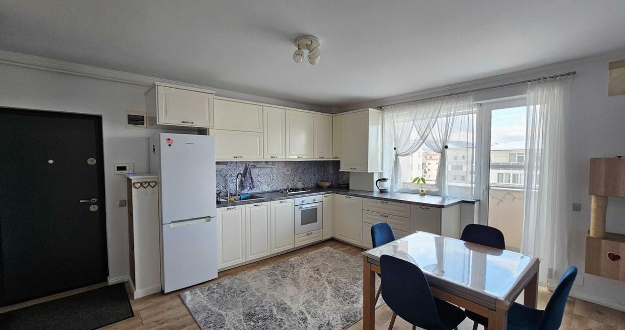 Apartament de 3 camere, 51 mp, parcare, boxa, zona Cetatii