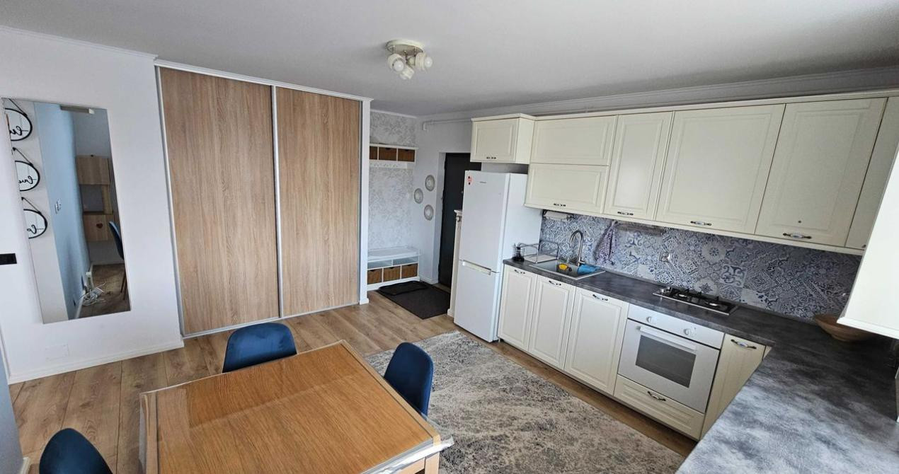 Apartament de 3 camere, 51 mp, parcare, boxa, zona Cetatii