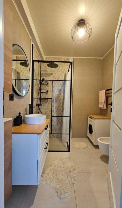 Apartament de 3 camere, 51 mp, parcare, boxa, zona Cetatii