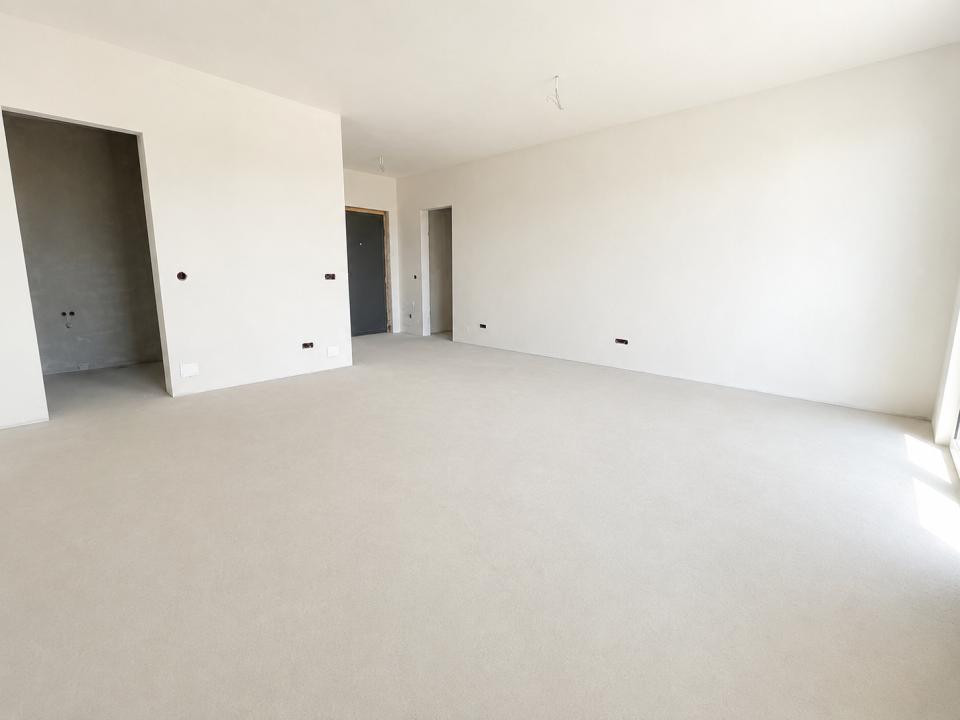Apartament de 3 camere, 66 mp, 2 bai, zona Vivo