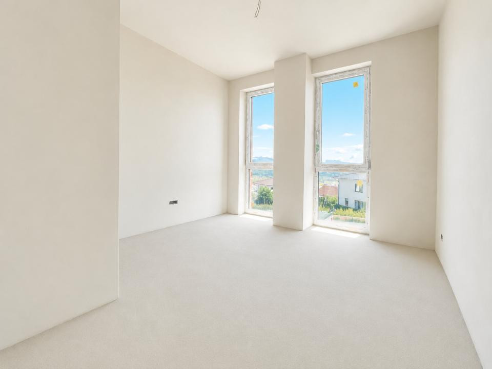 Apartament de 3 camere, 66 mp, 2 bai, zona Vivo