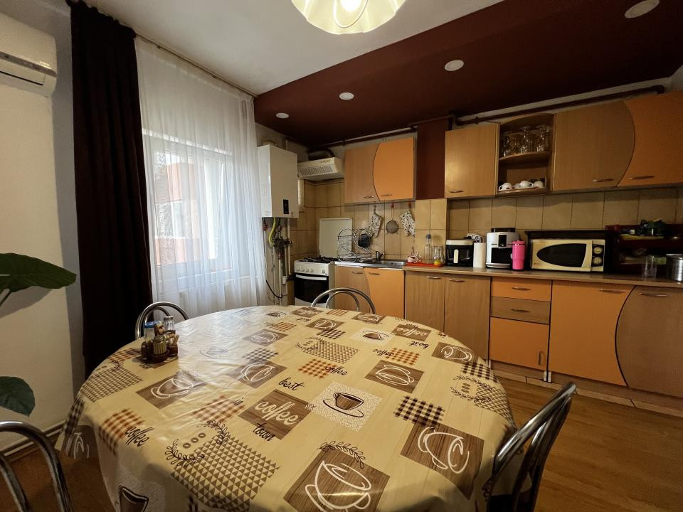 Apartament de 3 camere, 62 mp, garaj, zona Lidl