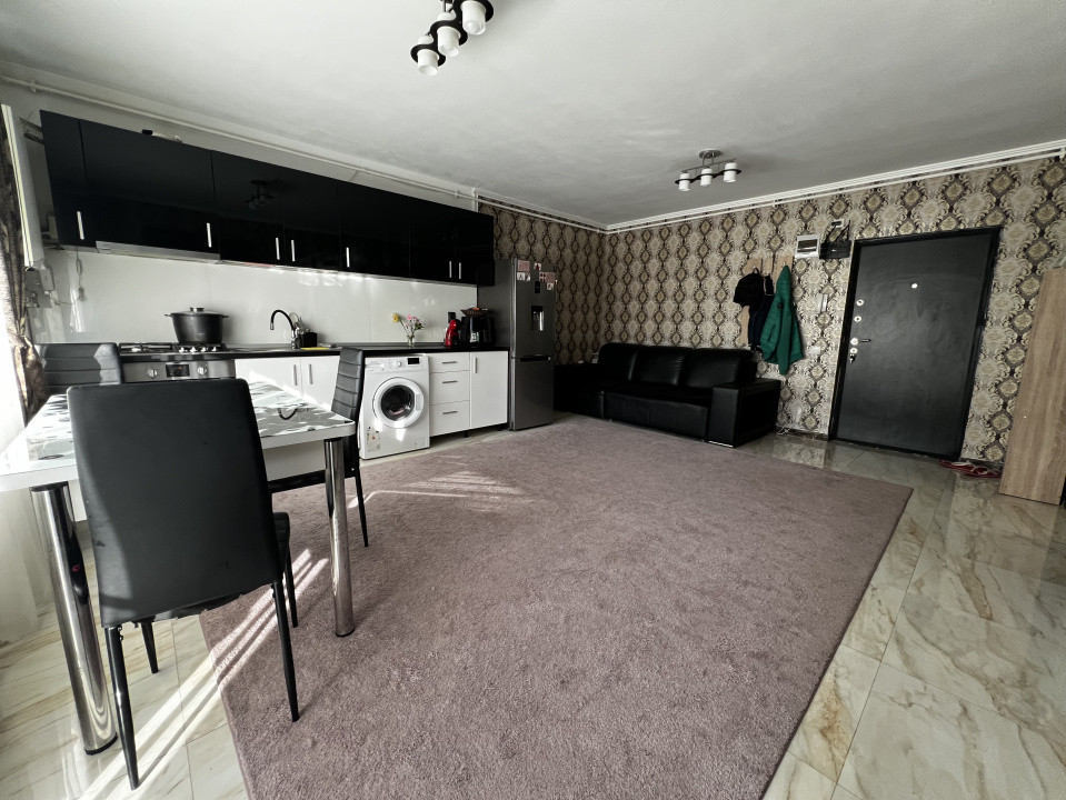 Apartament de 2 camere, 44 mp, parcare, zona Stejarului