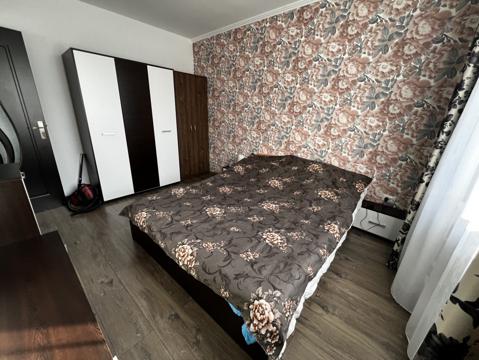 Apartament de 2 camere, 44 mp, parcare, zona Stejarului