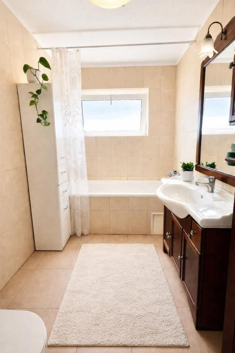 Apartament de 3 camere, 63 mp, parcare, garaj, str Teilor