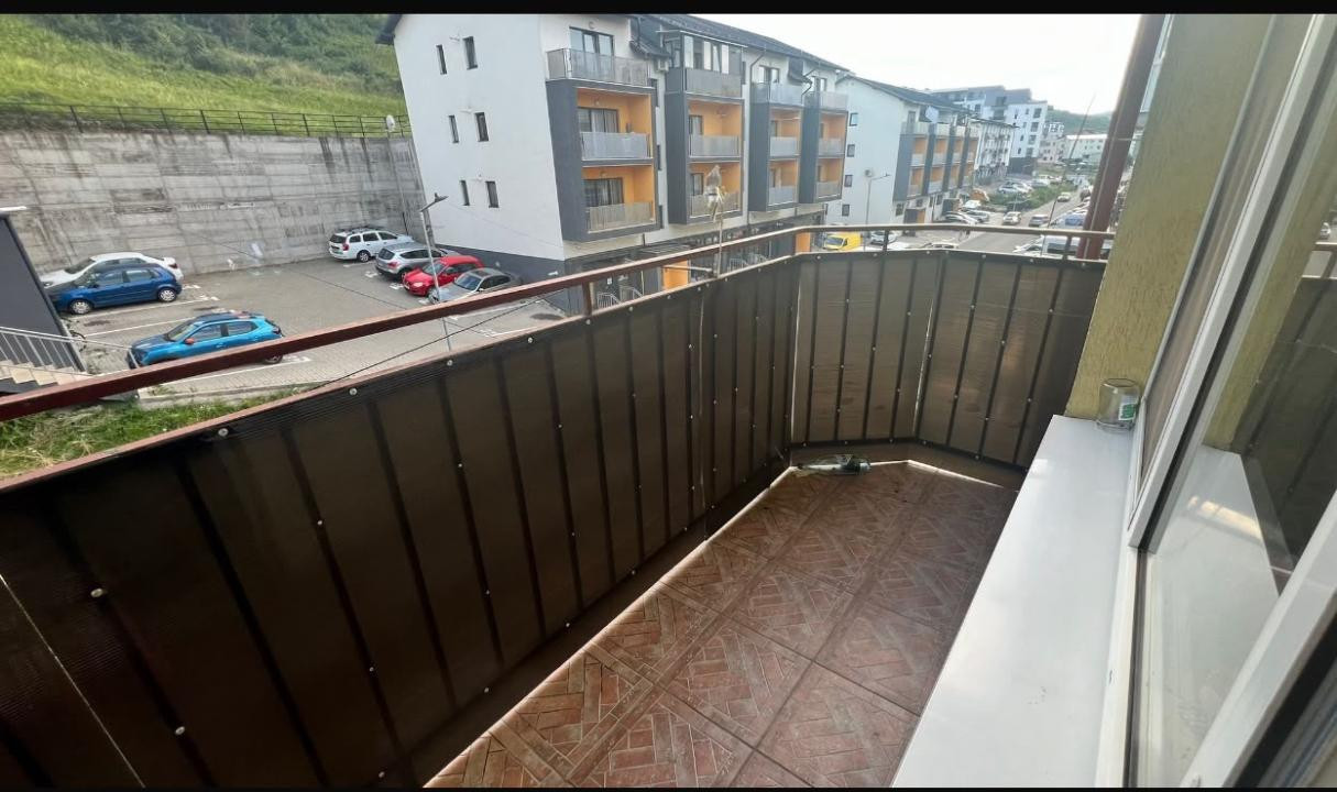 Apartament de 3 camere, 63 mp, parcare, garaj, str Teilor