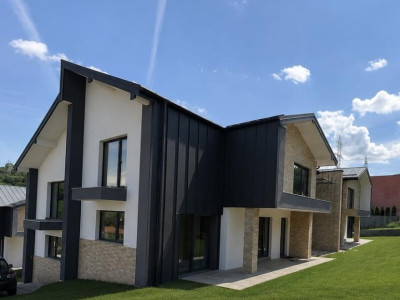 Casa cuplata de 4 camere, 142mp utili, 260 mp teren, Zona Campului