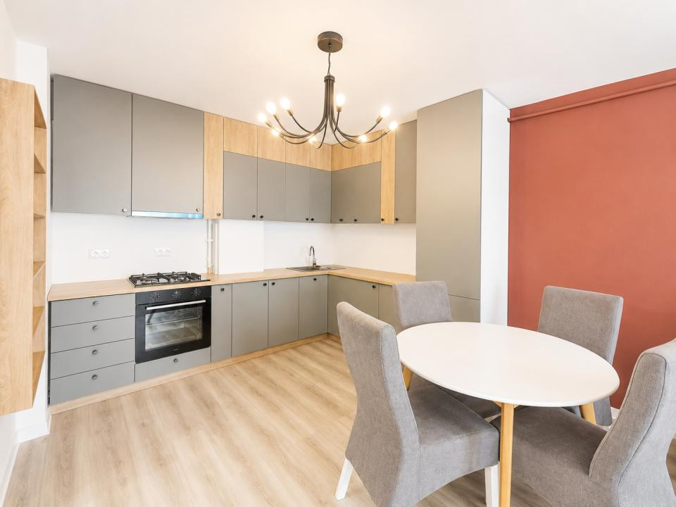 Apartament de 2 camere, 45 mp, parcare, zona Eroilor