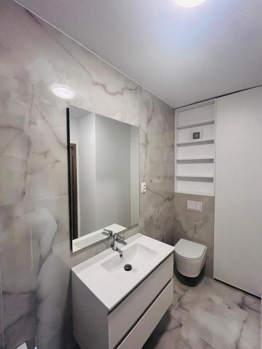 Apartament de 2 camere, 45 mp, parcare, zona Eroilor
