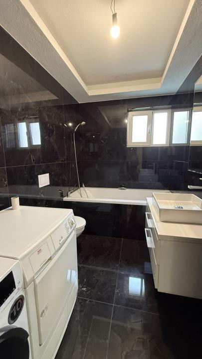 Apartament cu 3 camere si parcare in zona METRO/AMETHYST