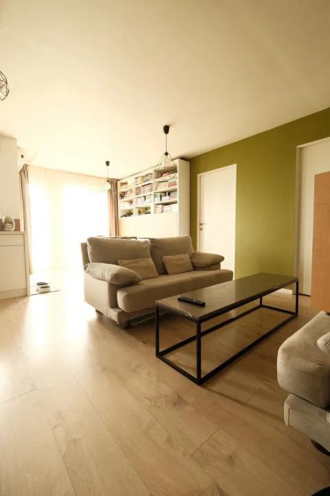 Apartament de 2 camere, modern, parcare subterana, str Eroilor