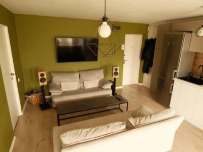 Apartament de 2 camere, modern, parcare subterana, str Eroilor