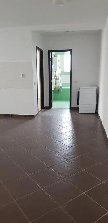 Apartament de 3 camere, 59 mp, str Eroilor, zona Profi Non-stop