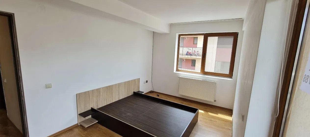 Apartament de 3 camere, 68 mp, etaj 1, terasa, str Sub Cetate