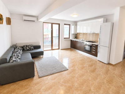 Apartament de 3 camere, 68 mp, etaj 1, terasa, str Sub Cetate