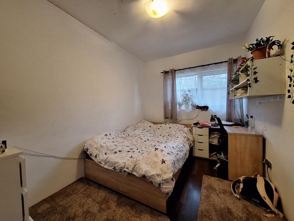 Apartament 3 camere, 53 mp, parcare, gradina, zona Teilor