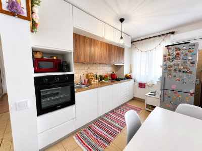Apartament de 2 camere, 49 mp, parcare, zona Subcetate