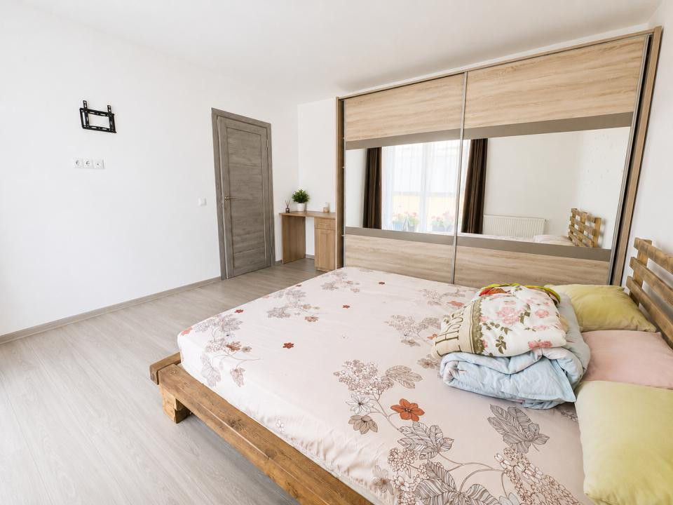 Apartament de 2 camere, 54 mp, 17 mp terasa, parcare, zona Stejarului