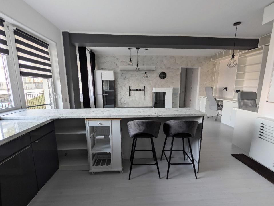 Apartament de 2 camere, 50 mp, 30 mp terasa, garaj, zona Teilor