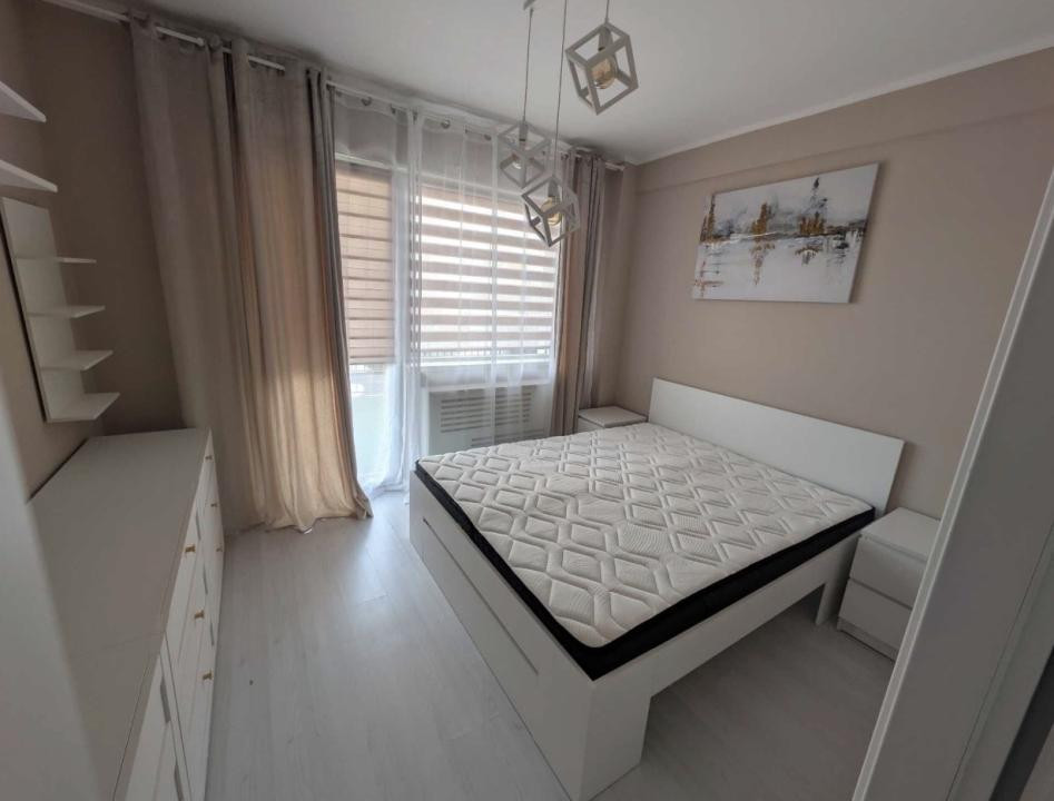 Apartament de 2 camere, 50 mp, 30 mp terasa, garaj, zona Teilor