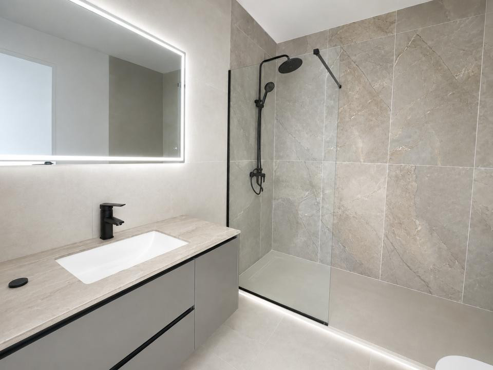Apartament de 2 camere, 53 mp, garaj subteran, Eroilor 