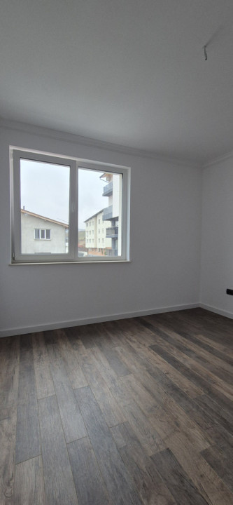 Apartament de 3 camere, 2 bai, 62mp zona Teilor