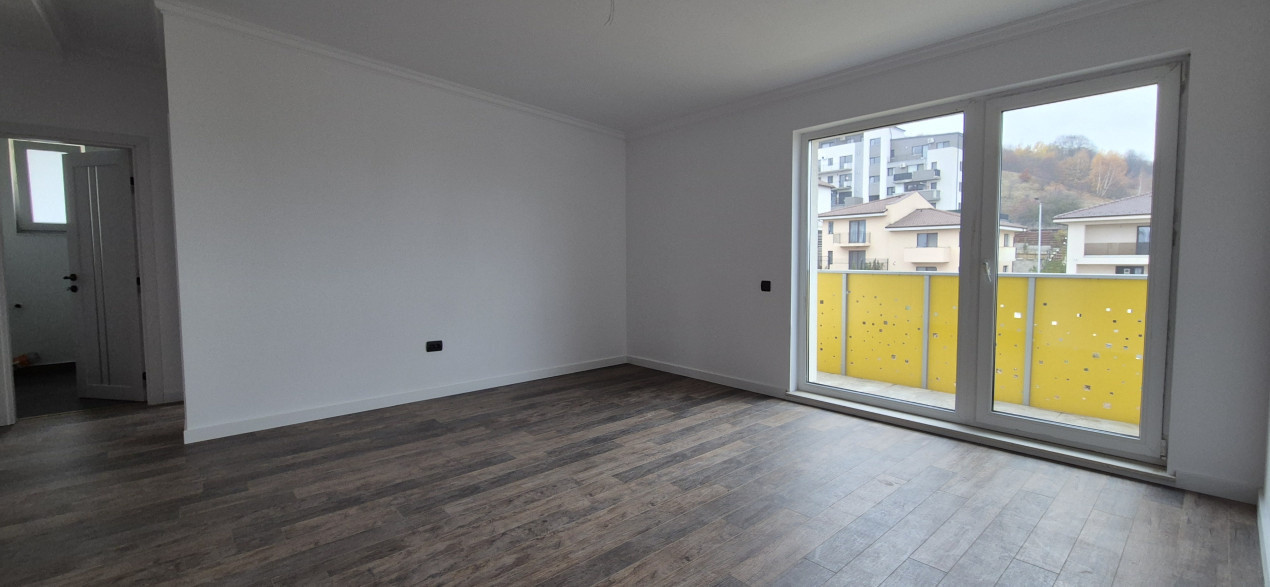 Apartament de 3 camere, 2 bai, 62mp zona Teilor