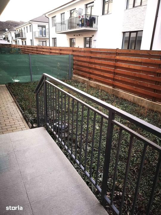 Apartament de 2 camere, gradina de 50 mp, parcare, zona Terra