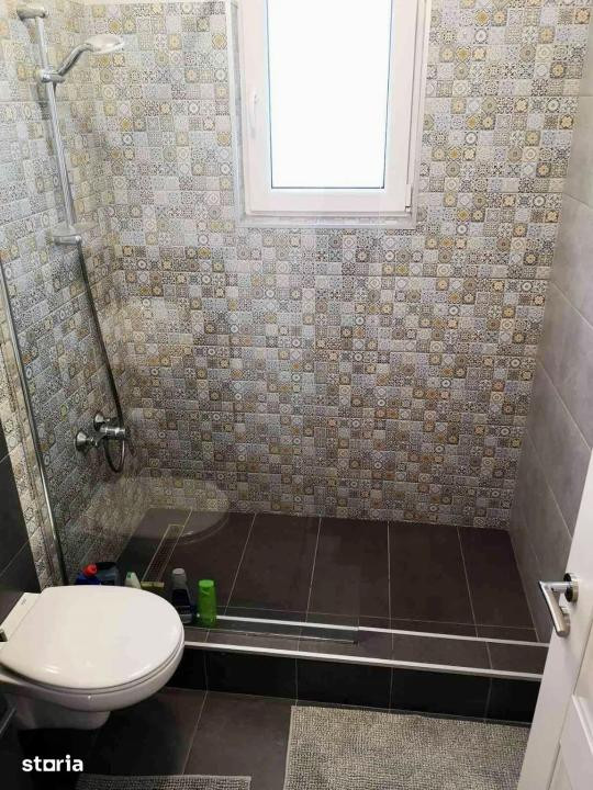 Apartament de 2 camere, gradina de 50 mp, parcare, zona Terra