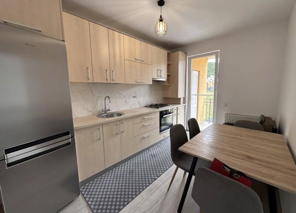 Apartament de 2 camere decomandate, 51 mp, parcare, zona Porii