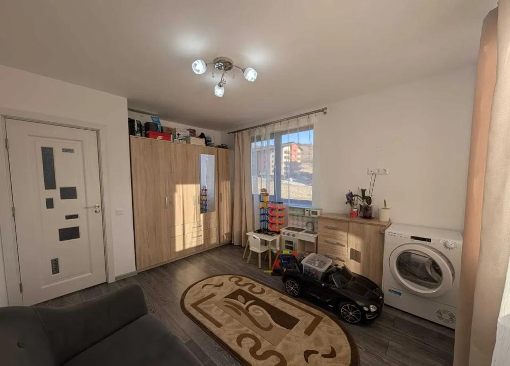 Apartament de 3 camere, 58 mp, zona Stejarului