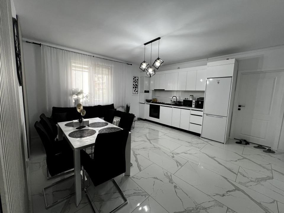 Apartament de 3 camere, 60 mp, 20 mp terasa, parcare subterana, zona Eroilor