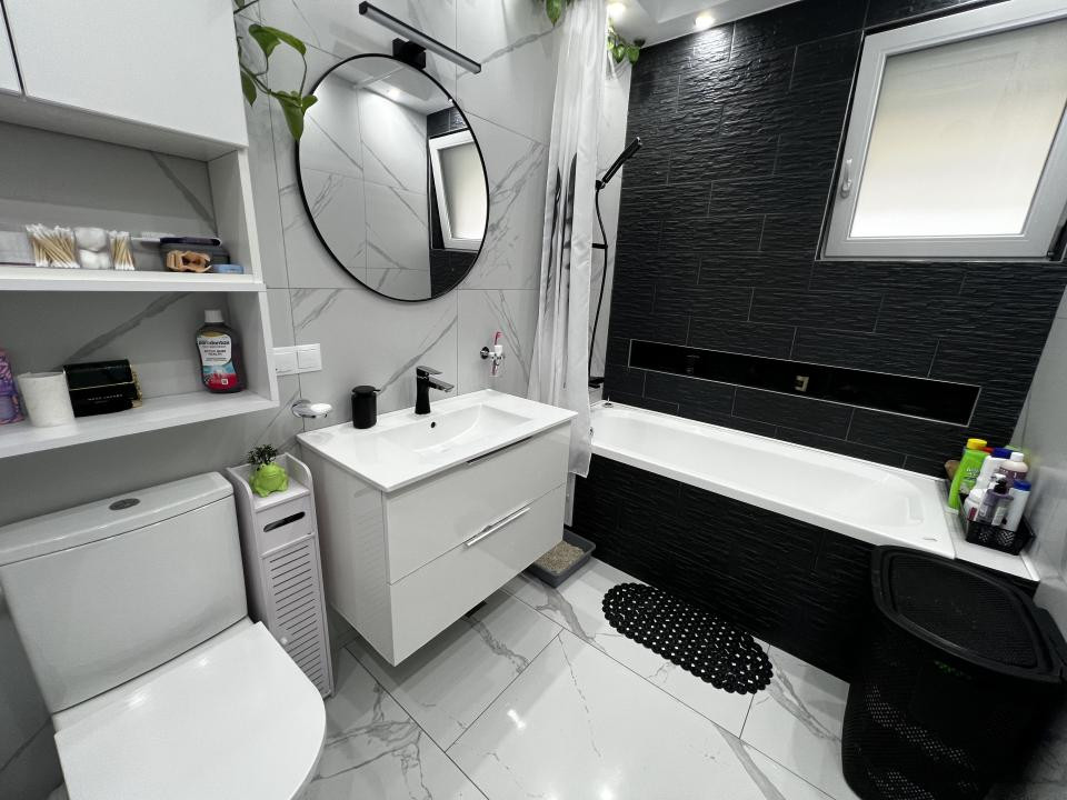 Apartament de 3 camere, 60 mp, 20 mp terasa, parcare subterana, zona Eroilor