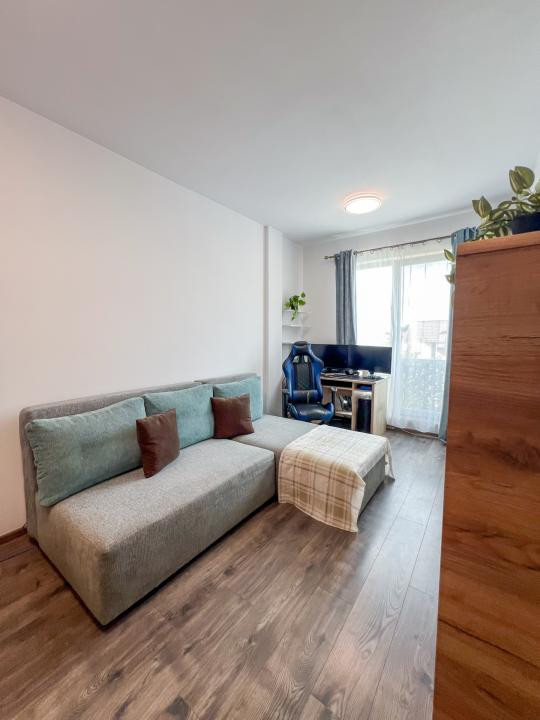 Apartament de 3 camere, 56 mp, parcare, str Tineretului