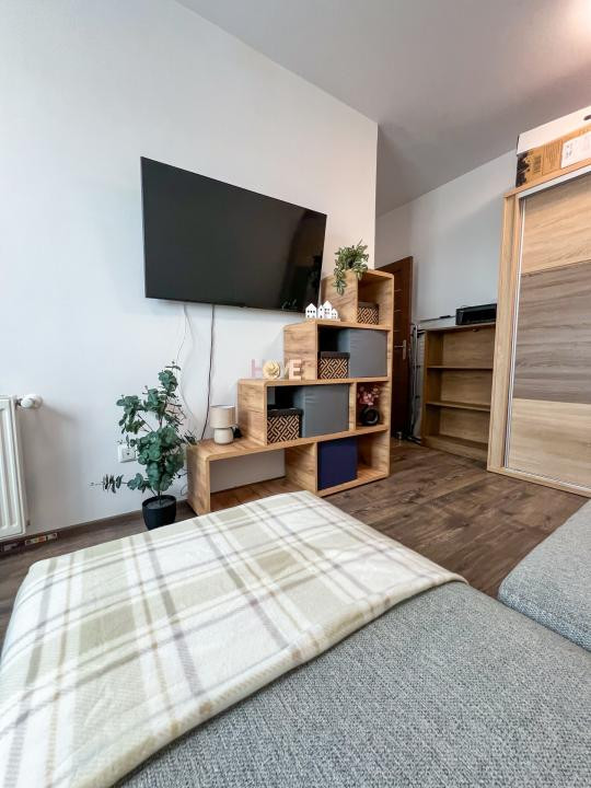 Apartament de 3 camere, 56 mp, parcare, str Tineretului