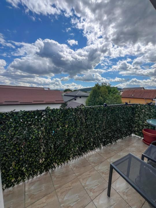 Apartament de 3 camere, 56 mp, parcare, str Tineretului