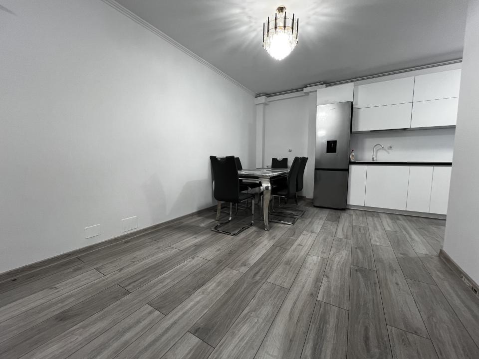 Apartament de 3 camere, 57 mp, parcare, zona Sesul de Sus