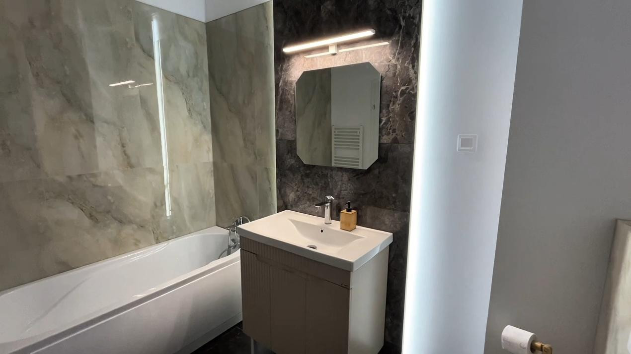 Apartament 2 Camere, 52mp, Parcare, Zona Eroilor