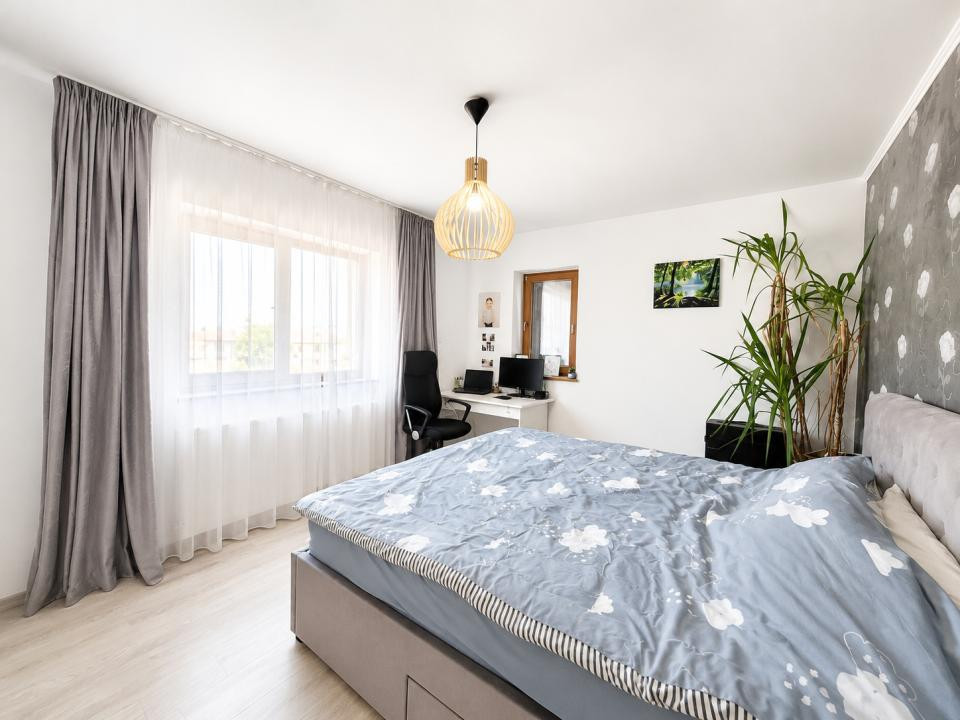 Apartament de 3 camere, 66mp, parcare, boxa, str Sub Cetate