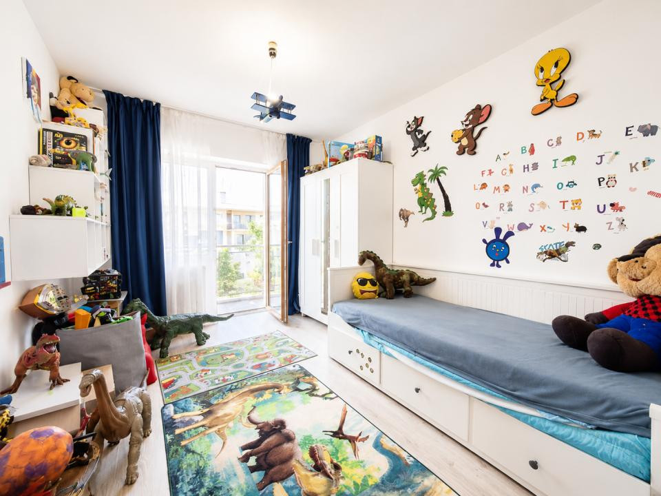 Apartament de 3 camere, 66mp, parcare, boxa, str Sub Cetate