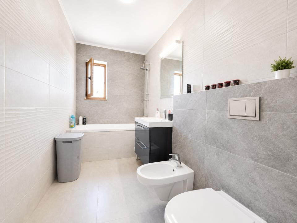 Apartament de 3 camere, 66mp, parcare, boxa, str Sub Cetate