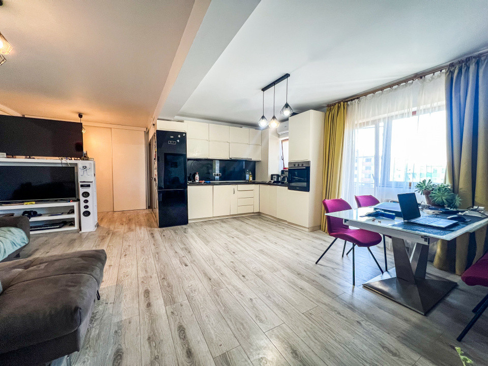 Apartament de 3 camere, 66mp, parcare, boxa, str Sub Cetate
