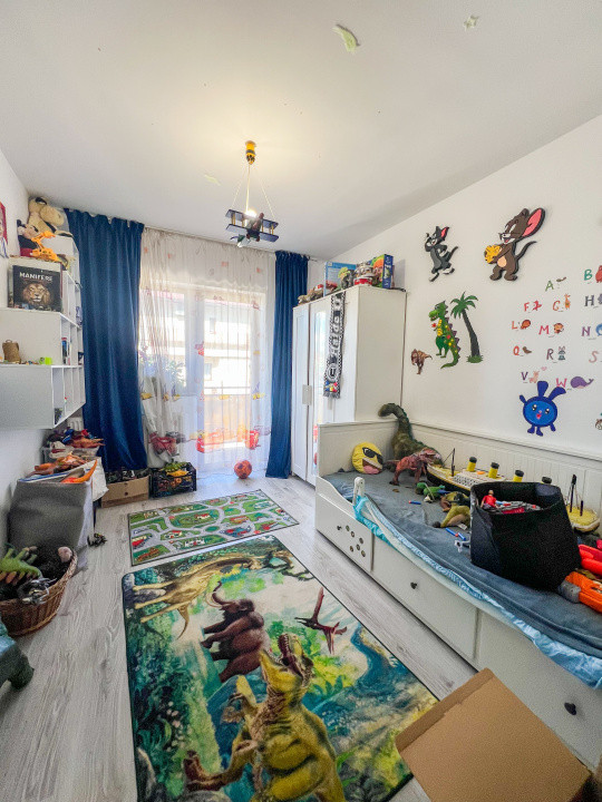 Apartament de 3 camere, 66mp, parcare, boxa, str Sub Cetate