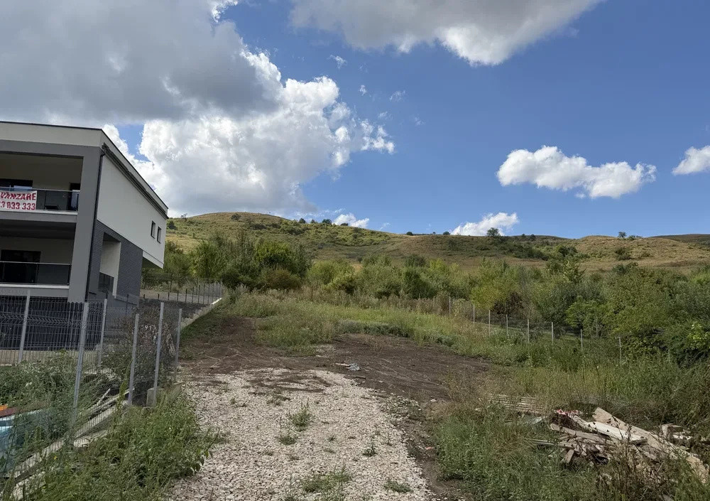Teren cu autorizatie de constructie duplex, 500 mp, 18 m front, Valea Garbaului