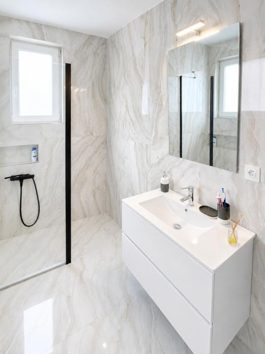 Apartament de 2 camere decomandat, 62 mp, parcare, zona Stejarului