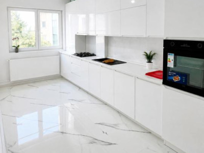 Apartament de 2 camere decomandat, 62 mp, parcare, zona Stejarului